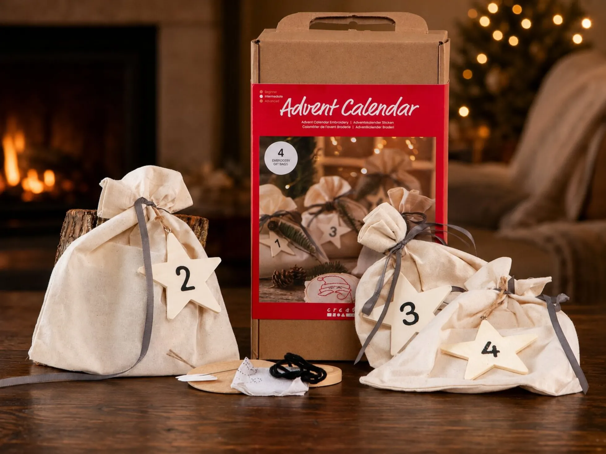 Adventskalender mit Stickerei