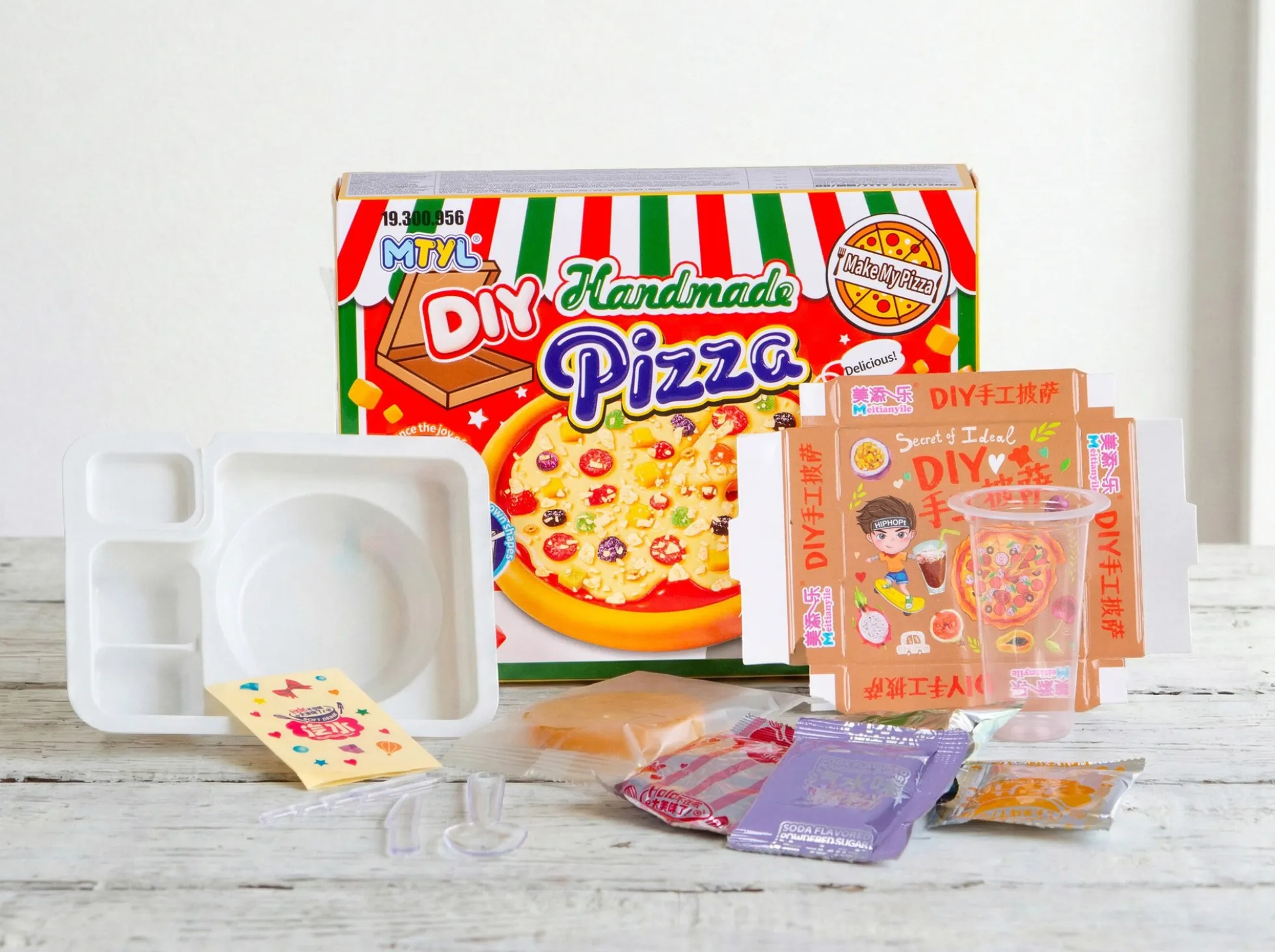 DIY Candy Pizza