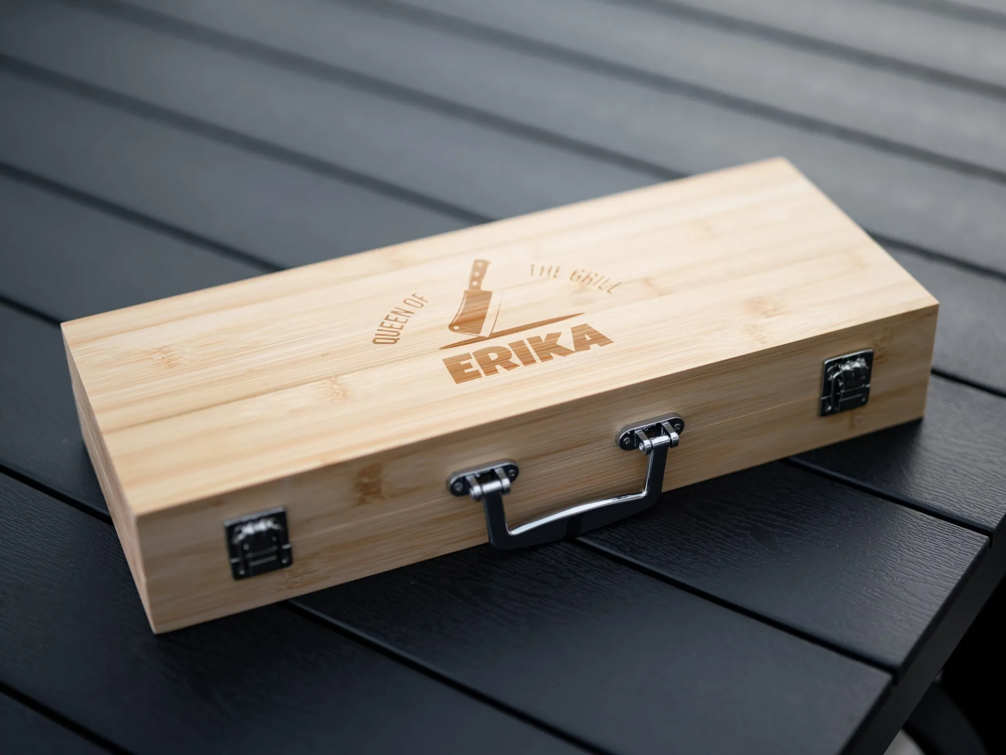 Grillwerkzeuge in Holzkiste mit Gravur – 5-teilig