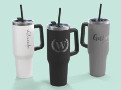 Große Thermotasse mit Gravur – 1,2 L