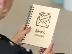 Personalisiertes Notizbuch mit Text
