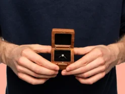 Schmuckkasten aus Holz mit Gravur – Eigener Text