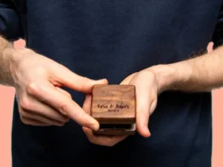 Schmuckkasten aus Holz mit Gravur – Eigener Text