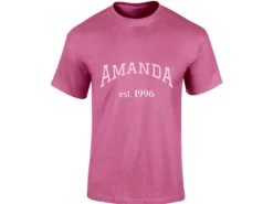 T-shirt mit eigenem Text im College-Stil