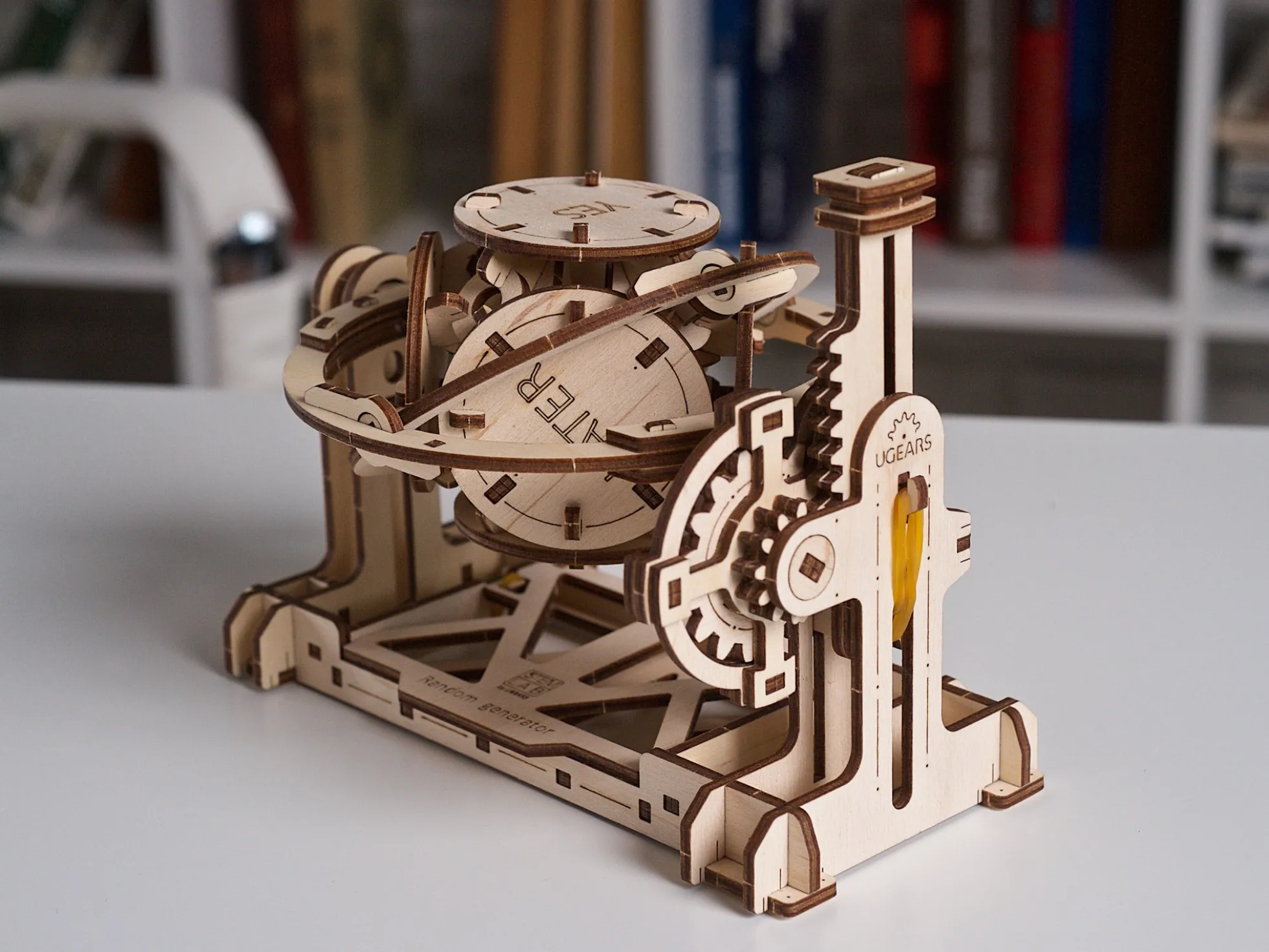 Ugears 3D-Holzpuzzle - Zufallsgenerator STEM Lab
