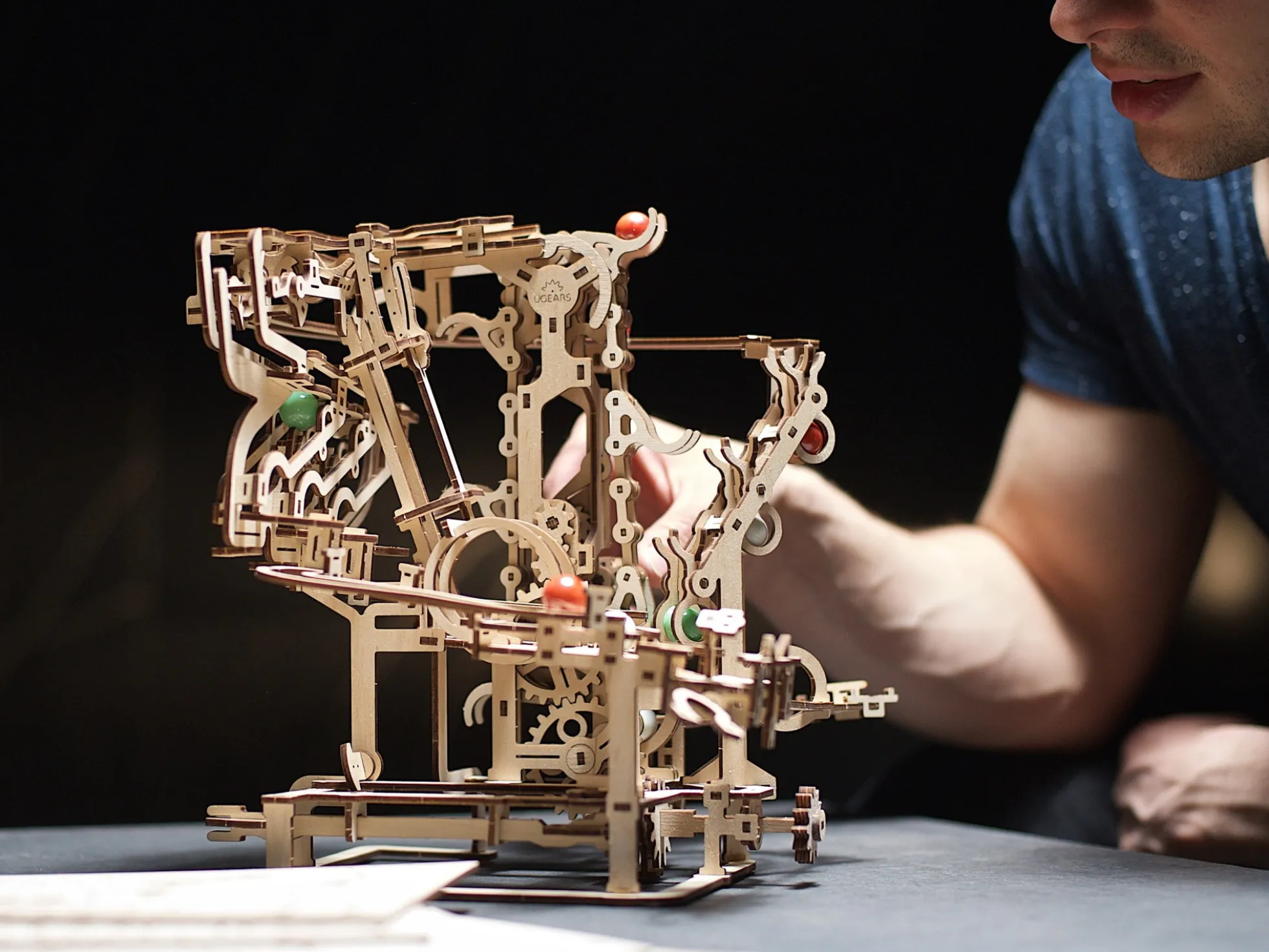 Ugears 3D-Puzzle aus Holz - Murmelbahn