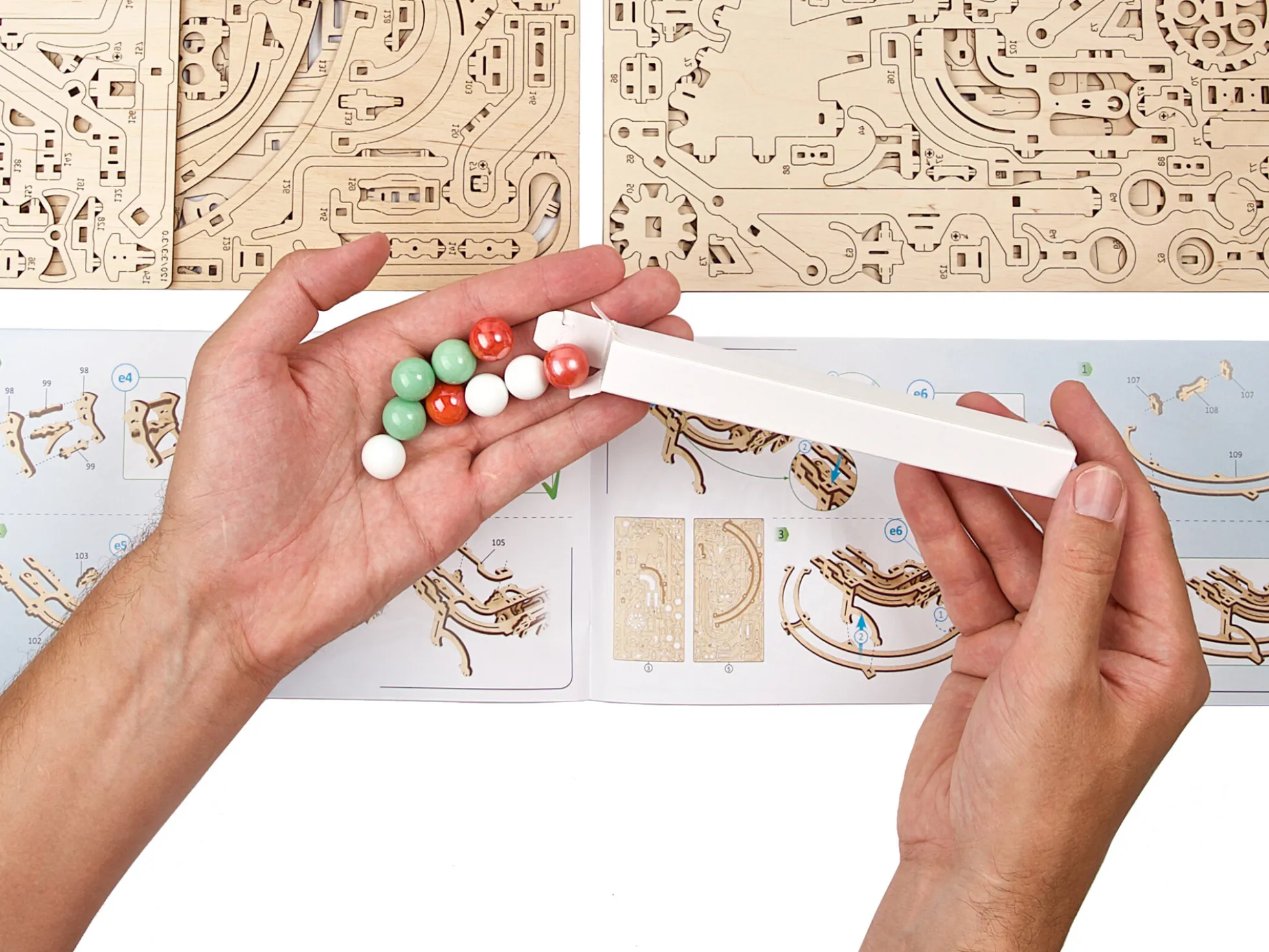 Ugears 3D-Puzzle aus Holz - Murmelbahn